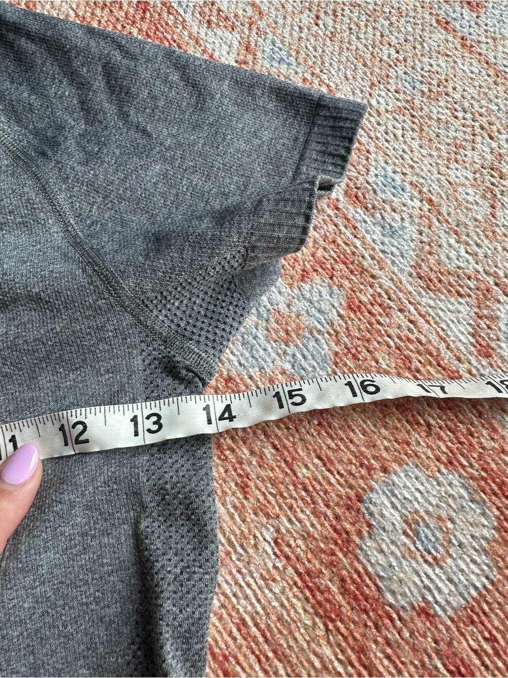 Lululemon Swiftly Tech Short Sleeve grey size 4 original style hip length - Picture 5 of 6